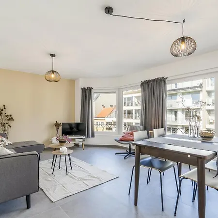 Delightful Family At Only 50 Meters From The Beach / Panne A Cote De Panne
